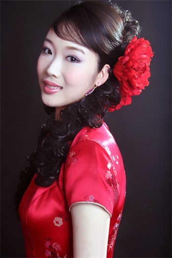 雪豹喜欢咬尾巴