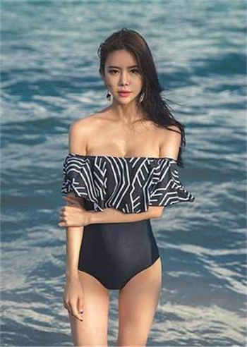 玉臂千人枕朱唇万人尝
