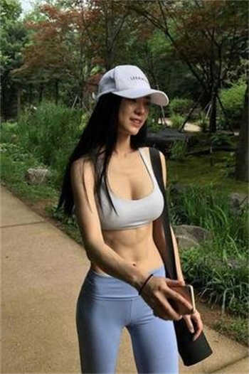 浅尾美羽干什么呢