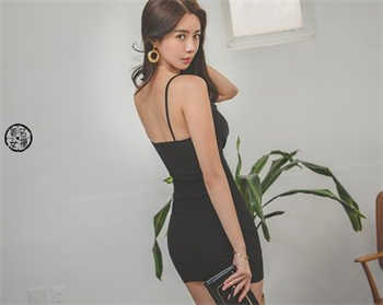 女生穿拘束衣小说