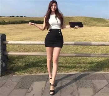 描写人物外貌的句子
