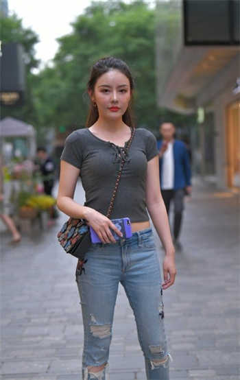 我和岳毋骑车 小说