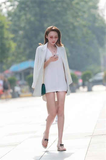 鄂州父女怎么被曝光的