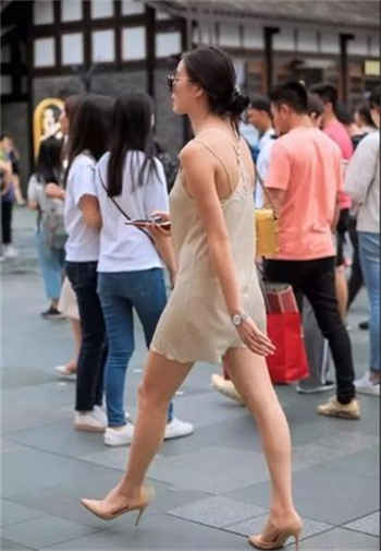 90岁老人与24岁保姆