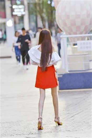 每月的家庭主妇在线看