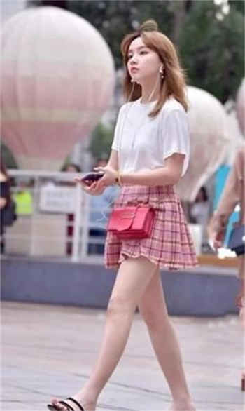 富人庄园三个女人