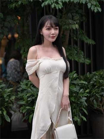4男战一女学生