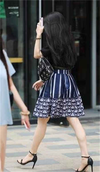 女学生木鱼