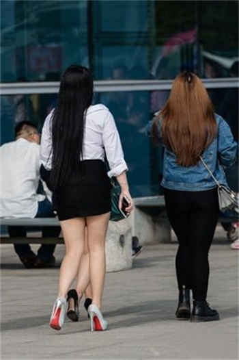 小雄乱入颖莉第一章