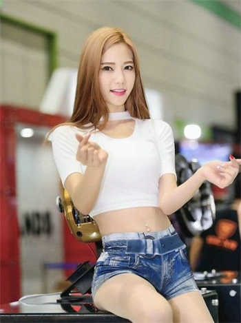 俄罗斯z00女人与猪