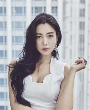 女大的沙龙室3中文版