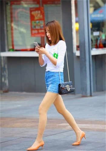 吉他妹妹美少女cos