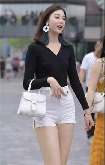 穿越有空间囤粮女逃荒