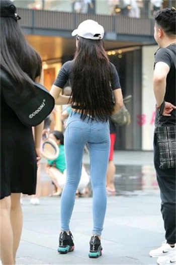 摇晃的电车中日语