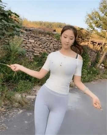 再嫁陆明华魏云台