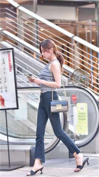 sw213第一个女的