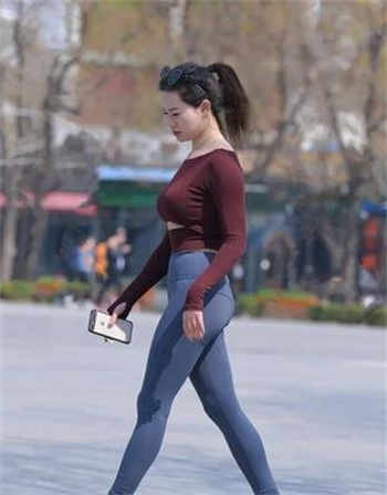 放荡的老婆玲秀和上司