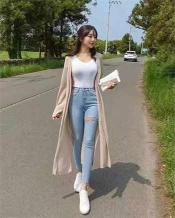 一张椅子在摇鬼冲过来视频