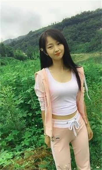女主叫玲珑是条龙小说